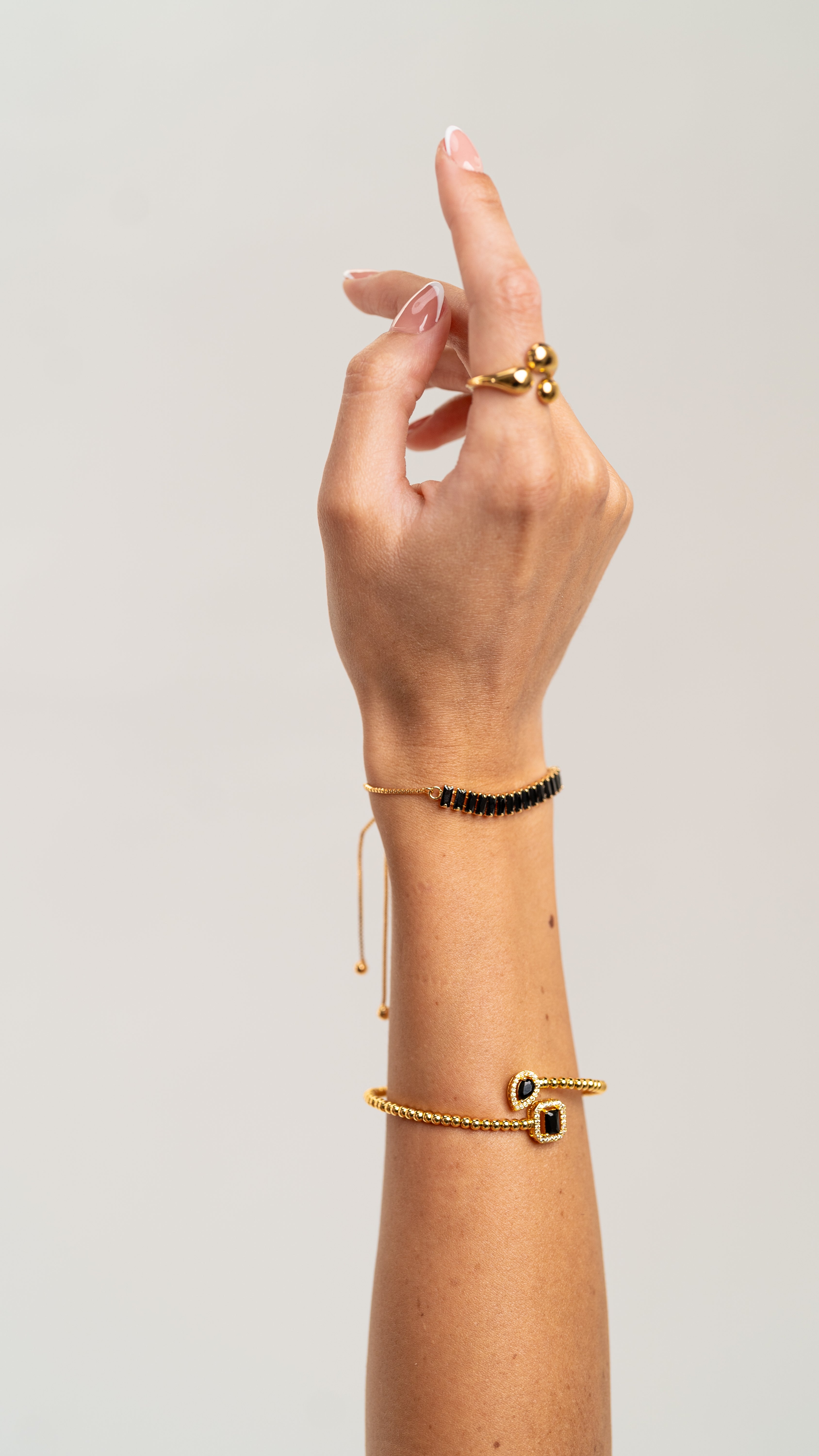 Gold Base Noire Zircon Bangle