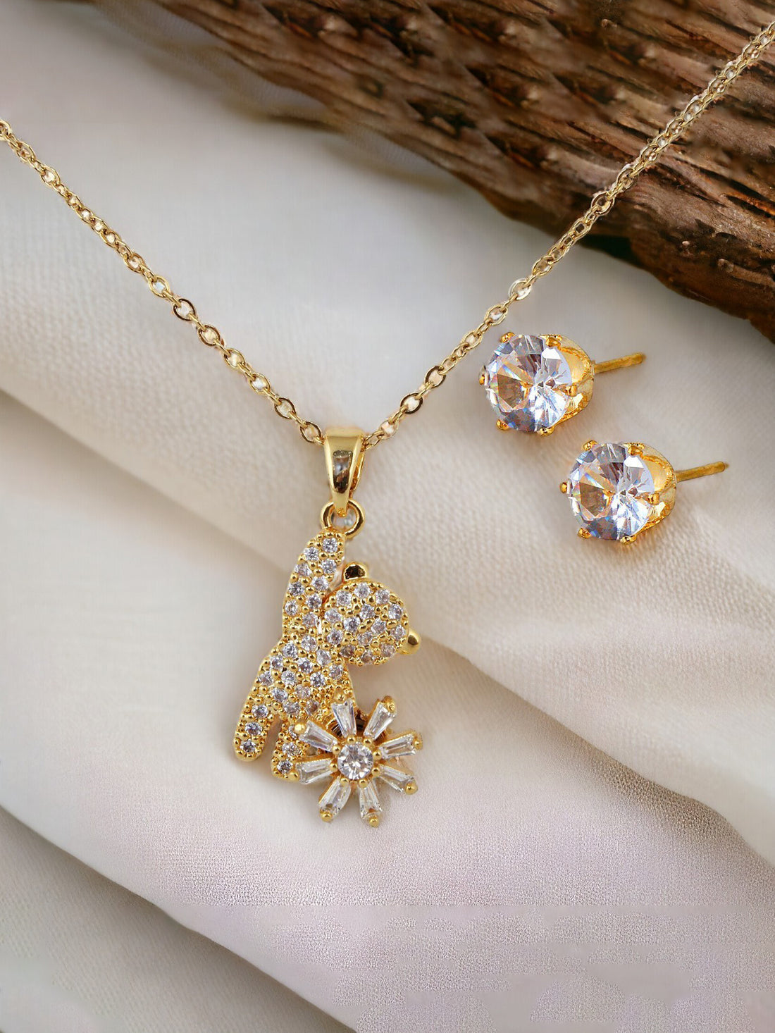 Teddy Twirl Gold Necklace