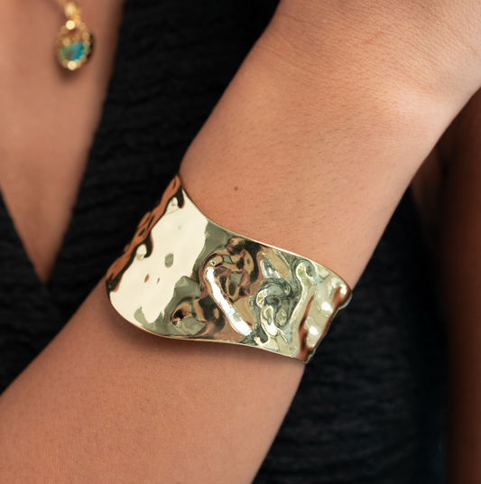 Nousha Gold Chunky Bangle